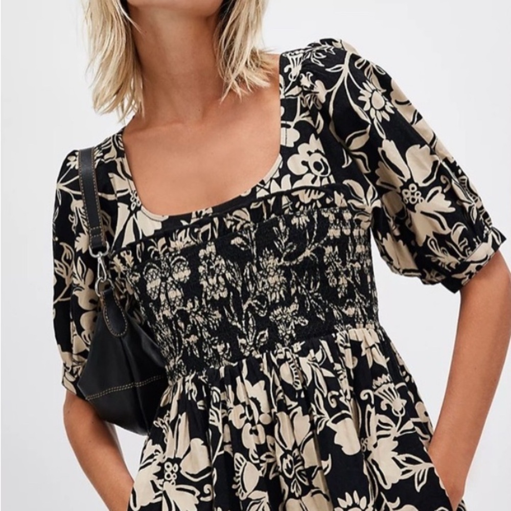 Free people Dear Delilah mini Dress

Free People Black Cut Out A-Line Mini Dress